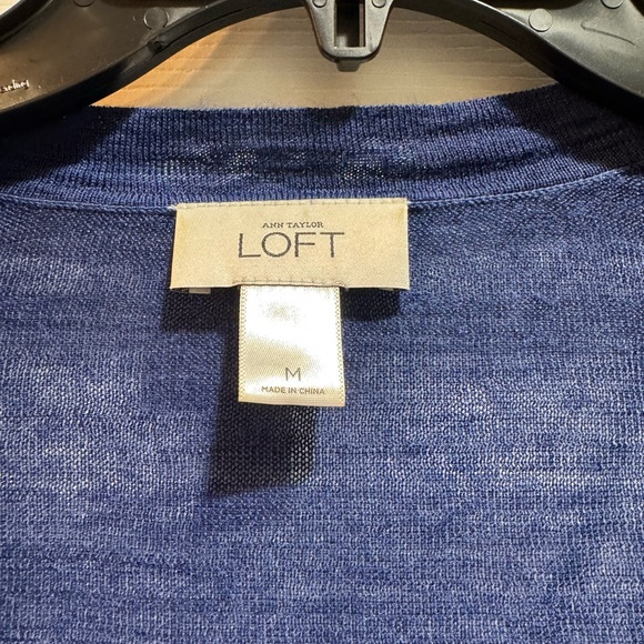 Ann Taylor Women’s Navy Button Front Cardigan Sweater Size M - Picture 2 of 5